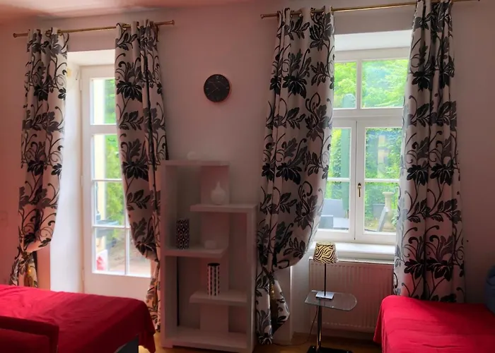 Schonbrunn Apartment *