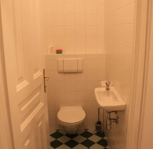 Schonbrunn Apartment