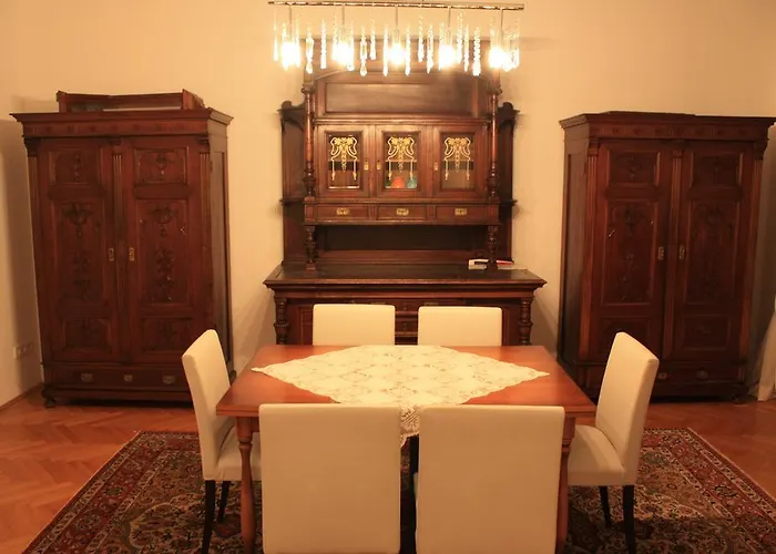 Schonbrunn Apartment